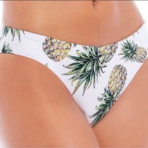 NWT Gianni Bini pineapple bikini swim bottoms Sz Sm